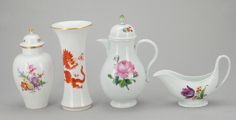 VAS, KANNOR 2 st, BOJAN, porslin, Meissen 1900-tal.