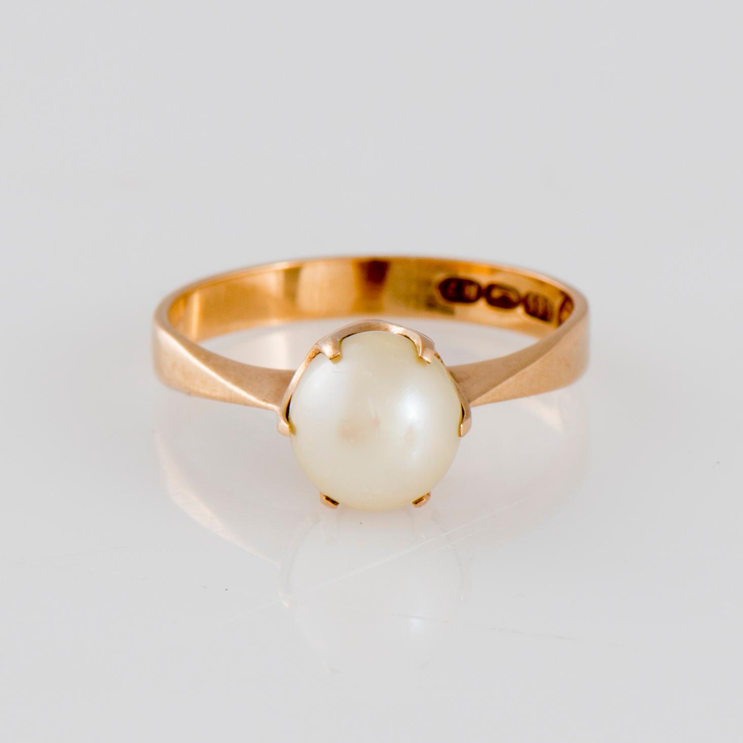 RING, odlad pärla, 14K guld. Henrik Jaakko Lehtovaara, Helsingfors 1970.