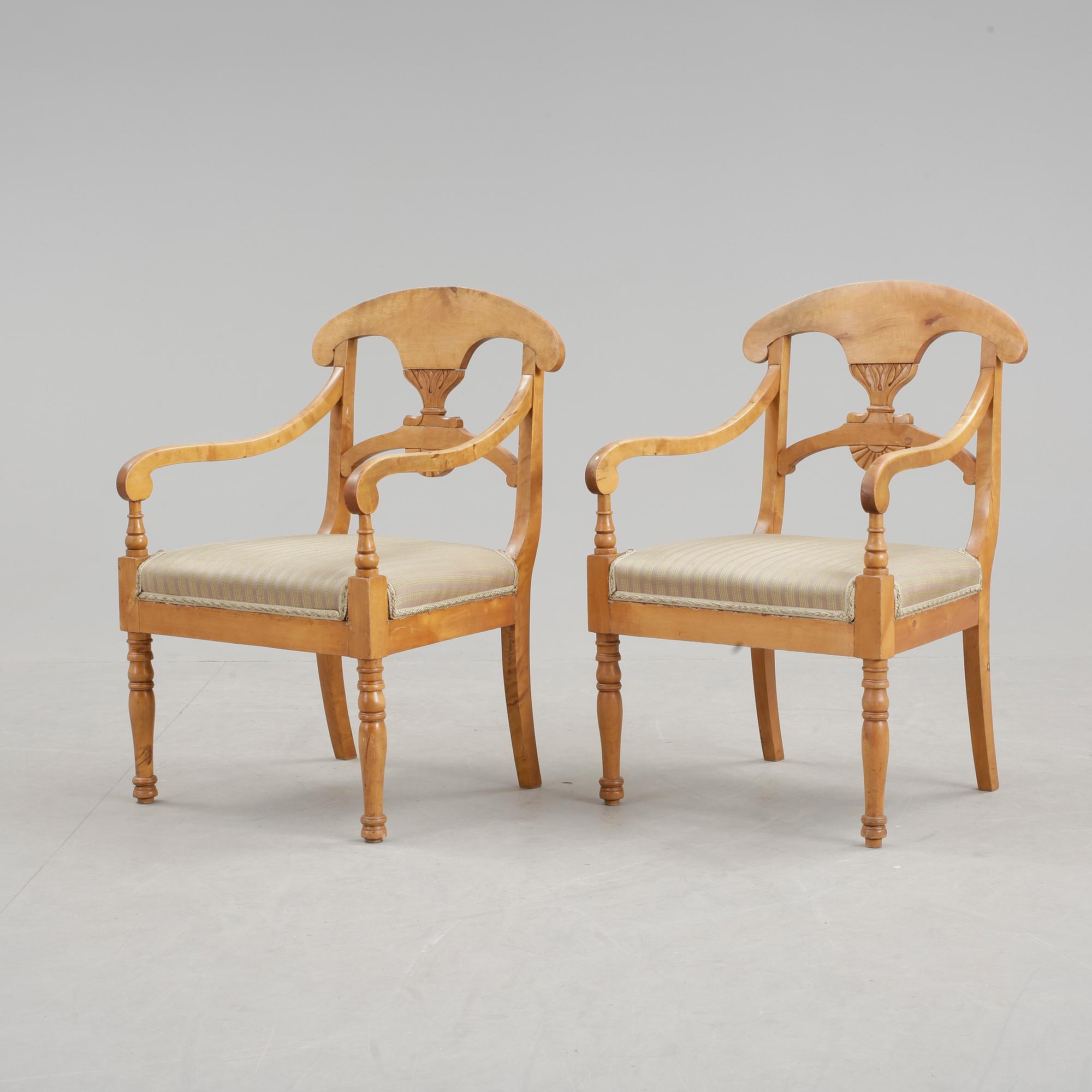 KARMSTOLAR, ett par, Karl-Johan, 1800-talets första hälft.