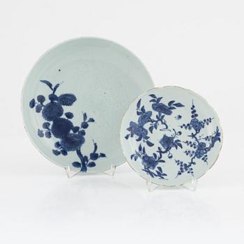 Two blue and white plates, China, Transition, 17th century.