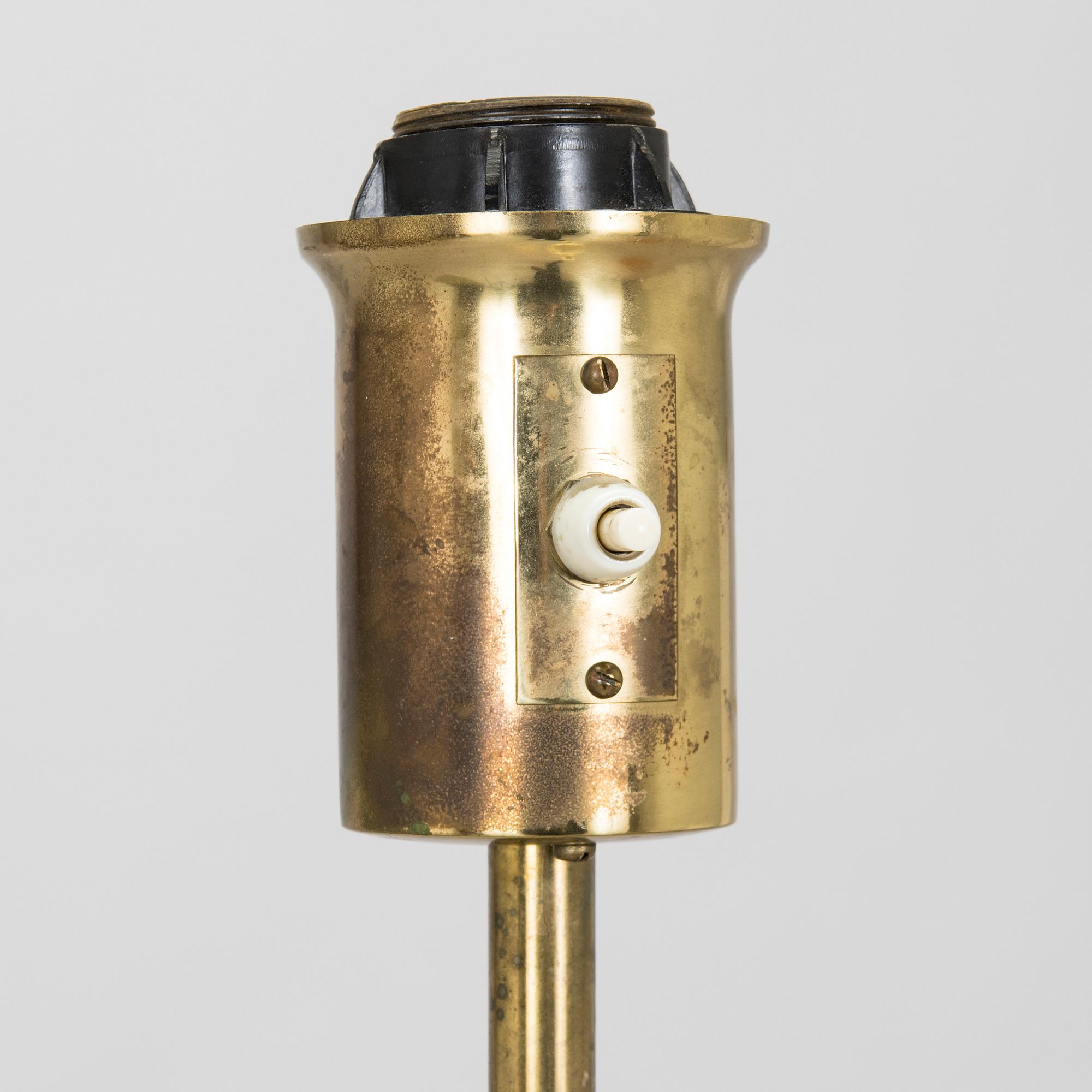 Paavo Tynell, golvlampa, Idman 1900-talets mitt.