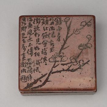 A Chinese seal paste box, with an inscription.