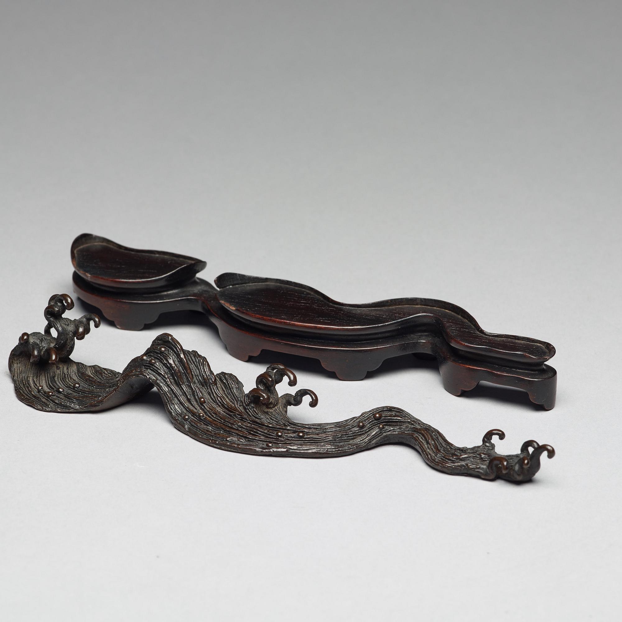 PENSELSTÄLL, brons. Qingdynastin (1644-1912).