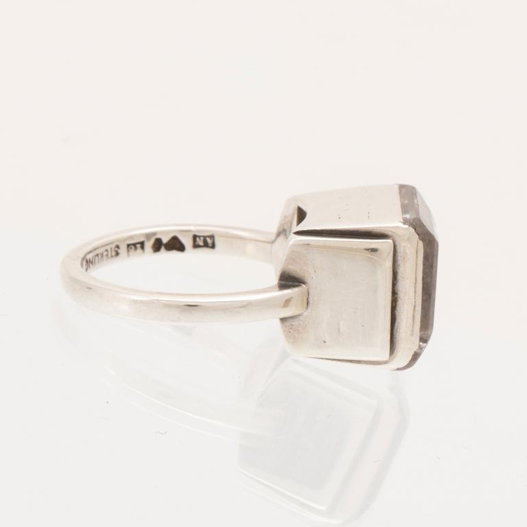 Wiwen Nilsson, ring sterling silver med trappslipad sten, Lund 1949.