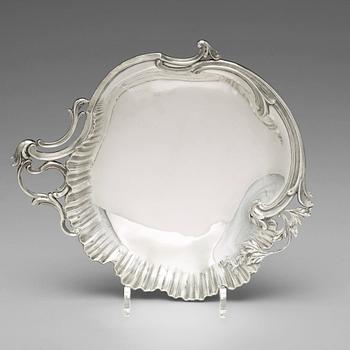 223. A Fabergé silver bowl/dish, marked in Moscow 1899-1908. Imperial Warrant.