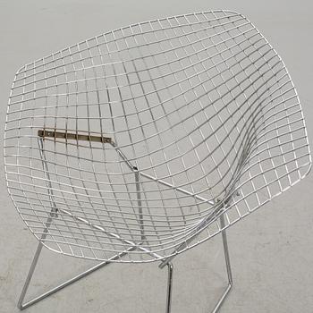 A HARRY BERTOIA "DIAMOND CHAIR".