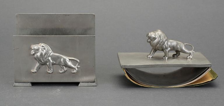 SKRIVBORDSUPPSATS, 7 delar, tenn, Sverige, 1932-34.