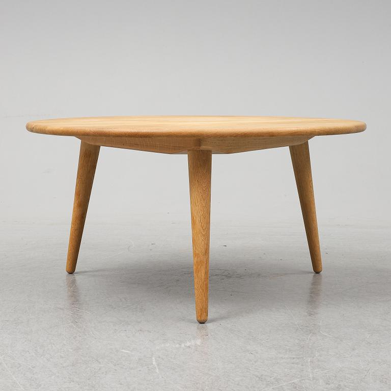 HANS J WEGNER, a model CH008 sofa table, for Carl Hansen & Son.