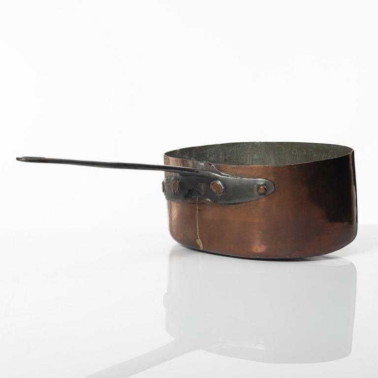 A pot from the Queen Dowager Sofia Magdalena's household, dated 1798.