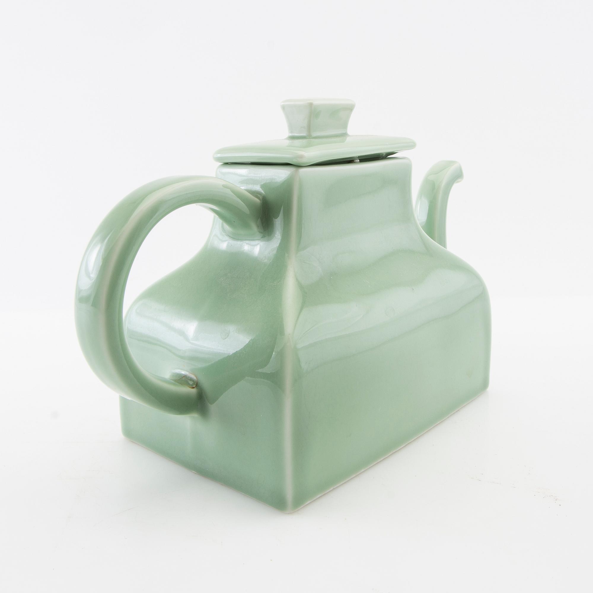 Signe Persson-Melin, Teapot "The Chinese" Rörstrand signed.
