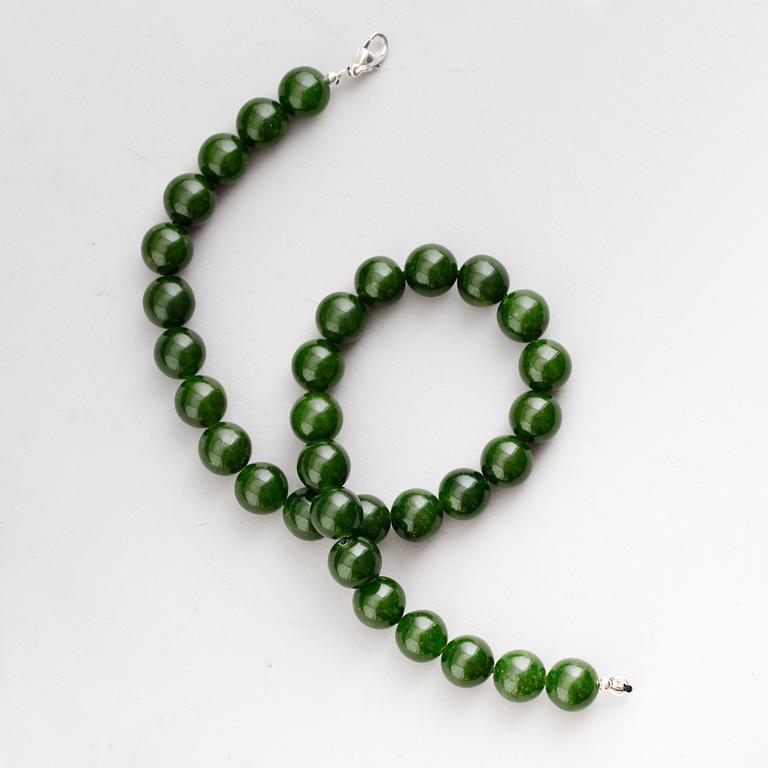 COLLIER, nefrit/grön sten.
