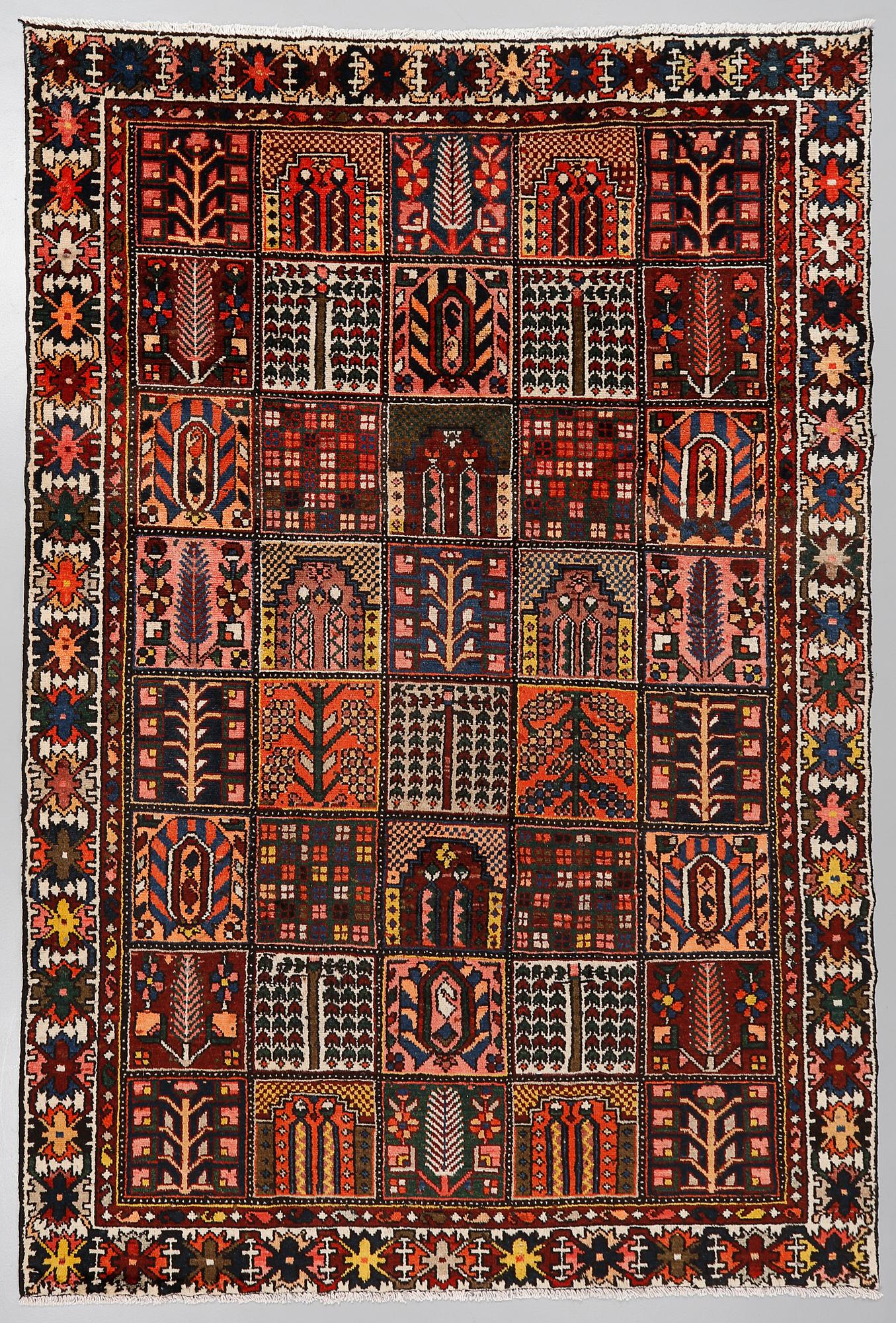 MATTA, Bakhtiari, 1900-talets senare del, ca 302x203 cm.
