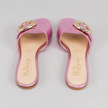 Mulberry, a pair of pinc metallic leather 'Opera Buckle Slide' sandals, size 39.