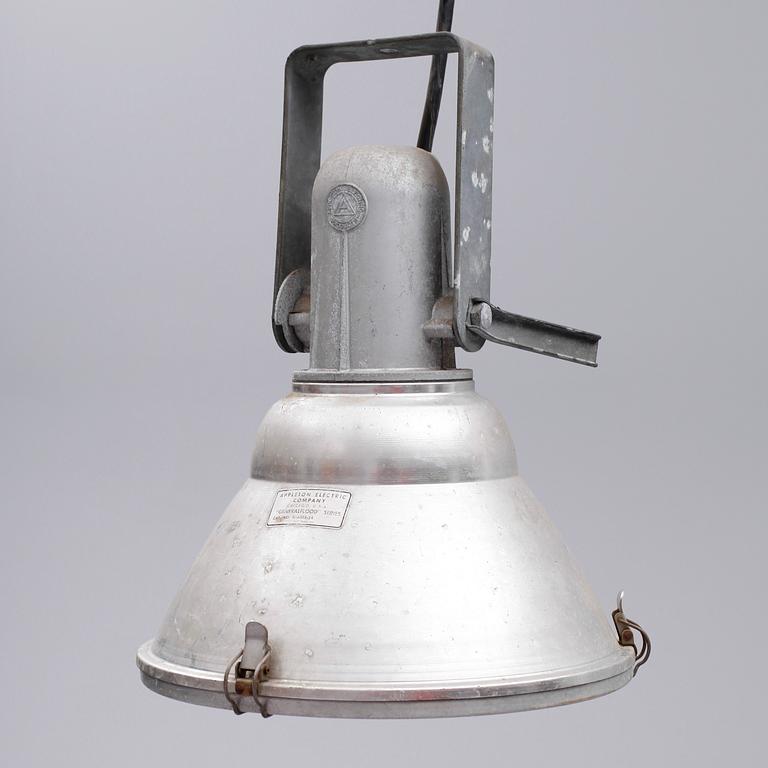 INDUSTRILAMPA, Appleton Electric Company, Chicago USA. Höjd 47 cm.