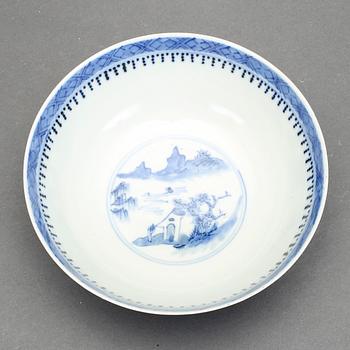 SKÅL, porslin, Kina, 1800-tal med Kangxis märke.