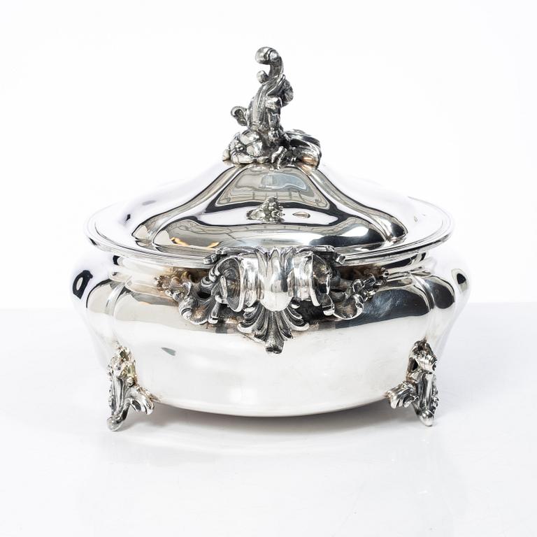 Terrin med lock, silver, rokokostil, Fratelli Broggi, Milano, Italien, 1900-tal.