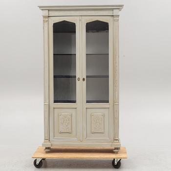 Display cabinet, from around the year 1900.