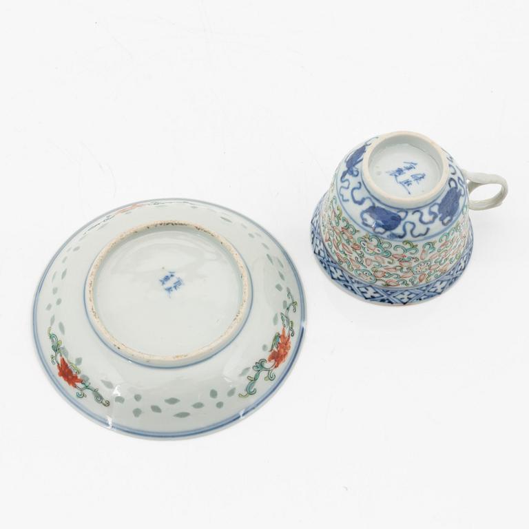 A Chinese porcelain tea service, 24 pieces, first part of the 20th century.