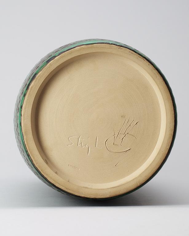 A Stig Lindberg stoneware vase, Gustavsberg Studio 1963.