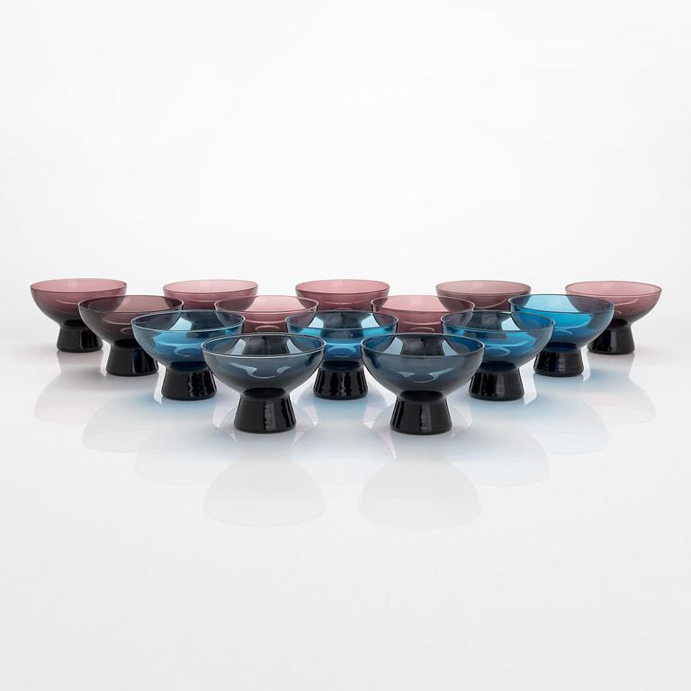 Tapio Wirkkala, jälkiruokamaljoja, 14 kpl, malli 2352. Iittala 1900-luvun puoliväli.