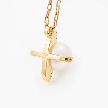 Necklace, 18K gold with Akoya pearl and brilliant-cut diamonds.