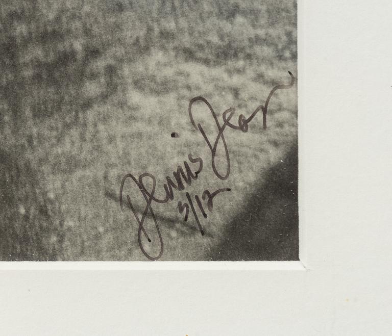Dennis Dean, Utan titel.