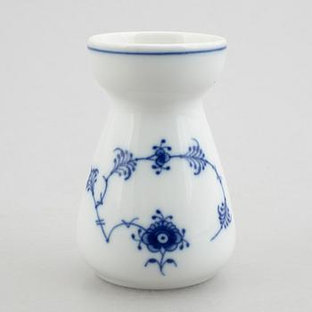 Three small jugs/creamers, a pair of small vases and two salt cellars, "Blue Fluted"/"Musselmalet", Royal Copenhagen.