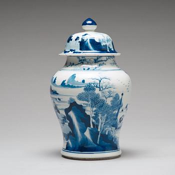 A blue and white jar, Qingdynasty, Kangxi (1662-1722).