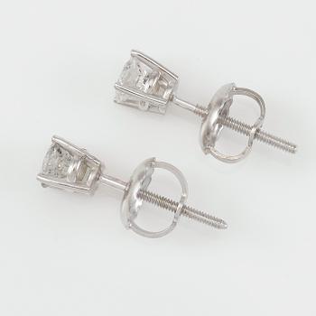 ÖRHÄNGEN, 1 par, 14K vitguld och diamanter tot ca 0.40 ct.