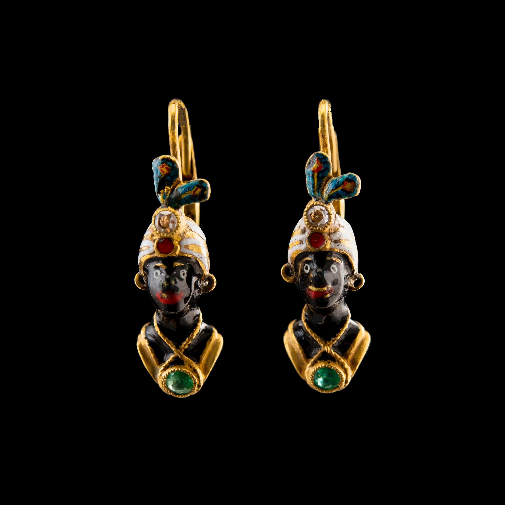 A PAIR OF EARRINGS, 56 gold, rose cut diamond, emerald, enamel. St. Petersburg early 1900 s. Lenth 25 mm, weight 8,6 g.