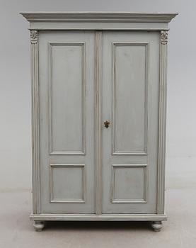 KLÄDSKÅP, 1800-talets andra hälft.