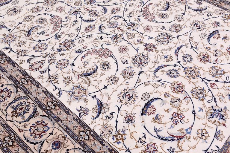 Matta, Nain part silk s.k 9LAA , ca 361 x 255 cm.