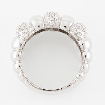 Ring 18K white gold set with brilliant-cut diamonds.