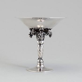 GEORG JENSEN, skål på fot, sterlingsilver, Köpenhamn, design nr 263. Efter 1945. Vikt ca 275 gram.