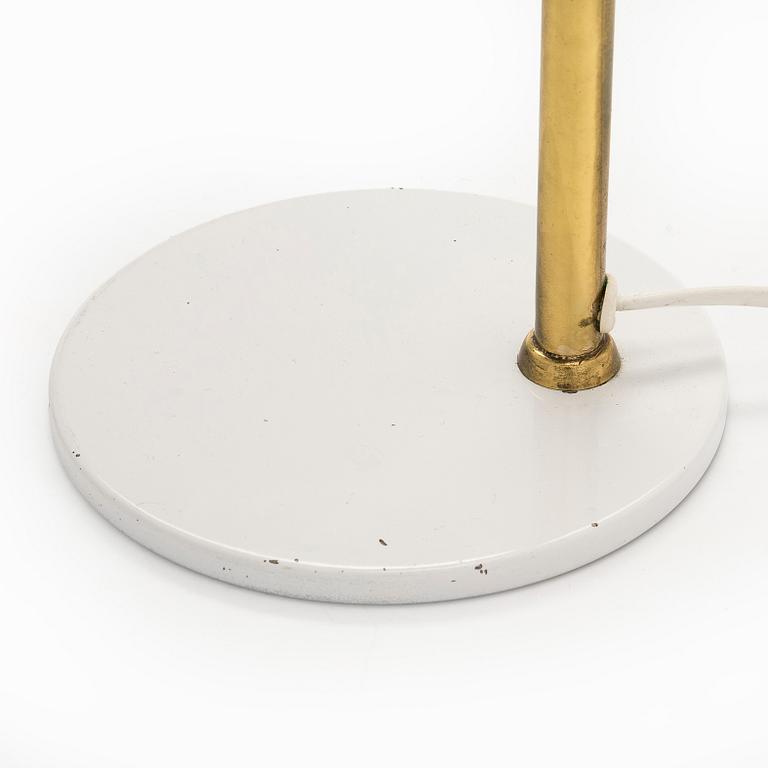 Paavo Tynell, A mid-20th-century '9227' table lamp for Idman, Finland.