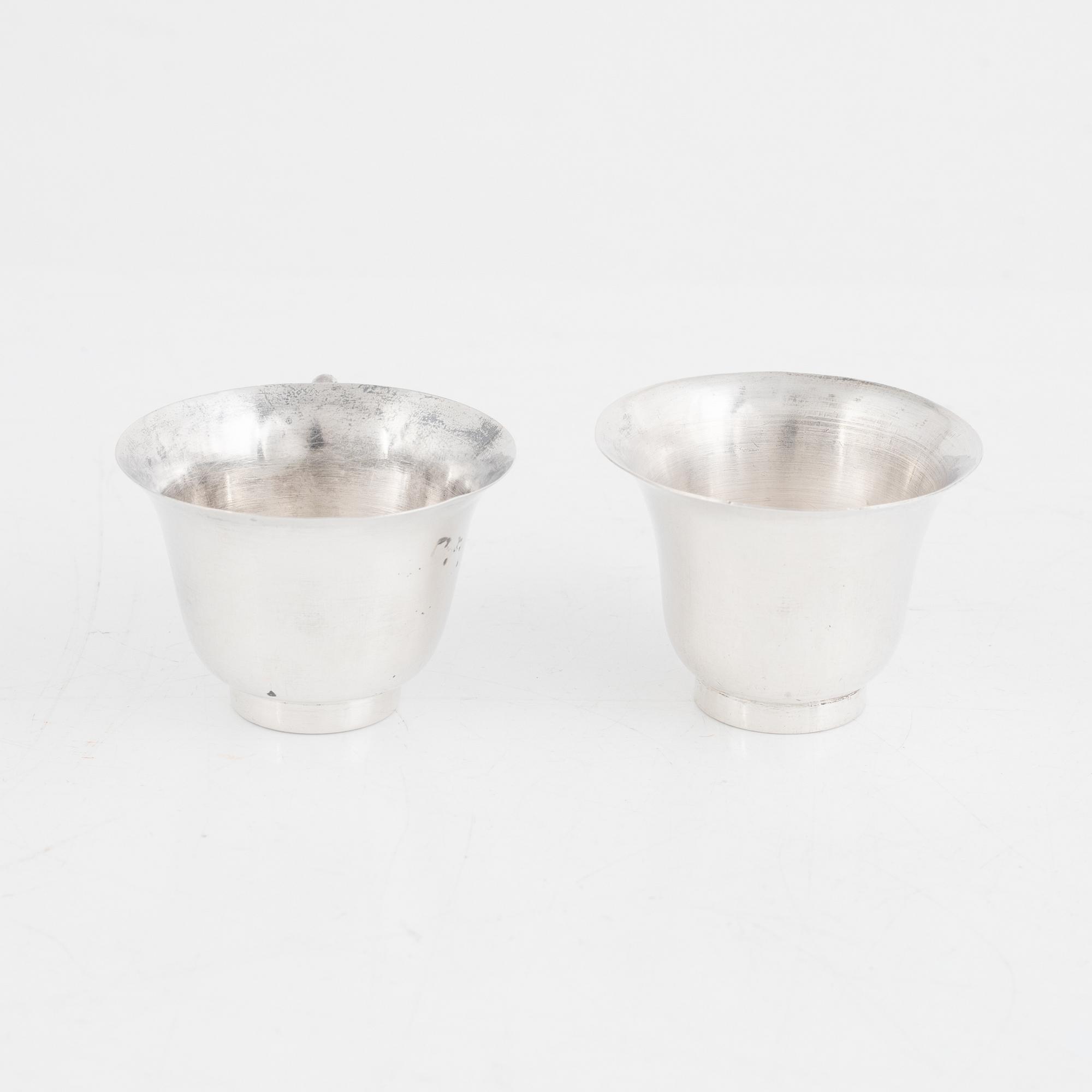 Koppar, ett par, silver, Japan, 1900-talets första hälft.
