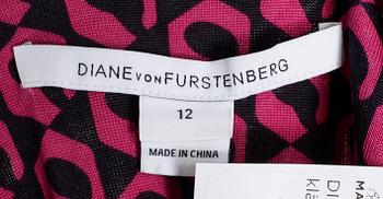 KLÄNNING, Diane von Furstenberg, storlek 12.