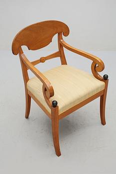 KARMSTOLAR, ett par, Karl Johanstil, 1900-talets första hälft.