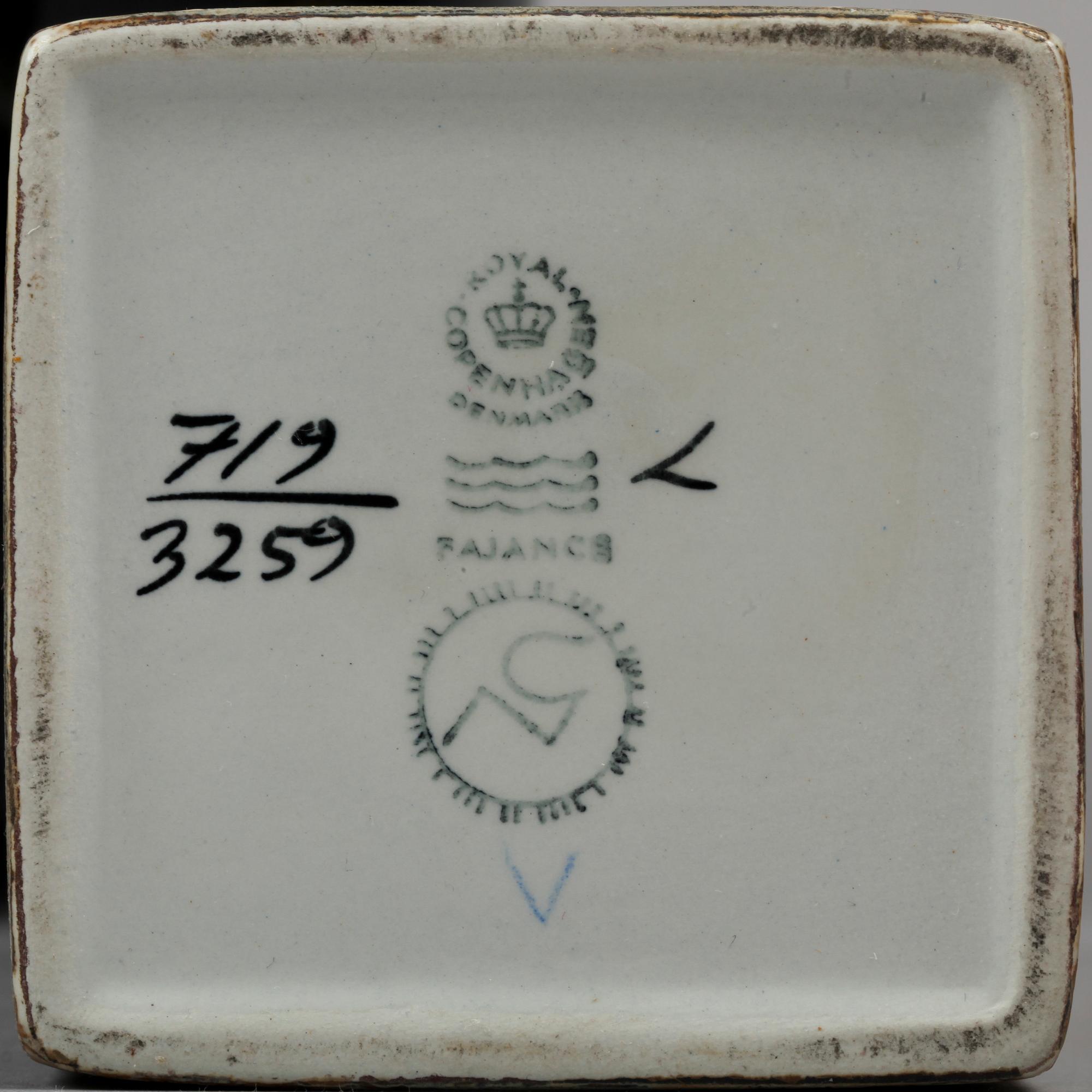 VASER OCH SKÅL, 3 delar, keramik, Royal Copenhagen, Danmark.