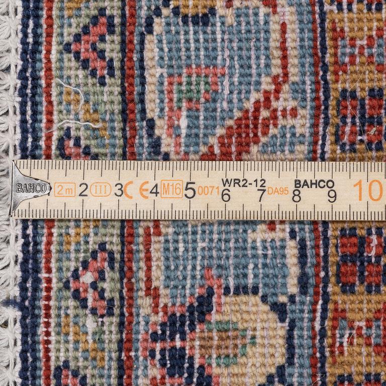 Carpet, Sarouk, approx. 425 x 295 cm.