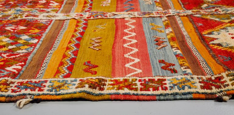 MATTA, halvflossa, Nordafrika, sent 1900-tal, 515x295 cm.