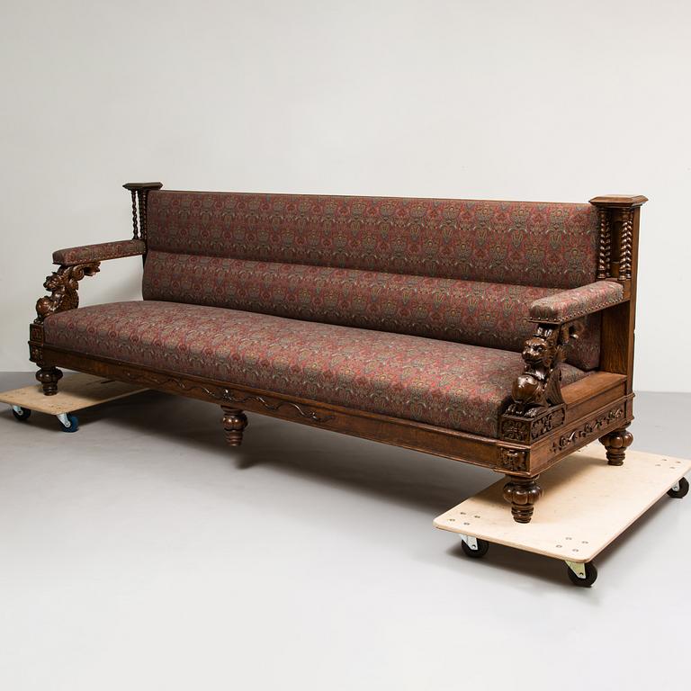 Sohva, Hotel Kämp, 1800-luvun loppu. Pituus 315 cm.