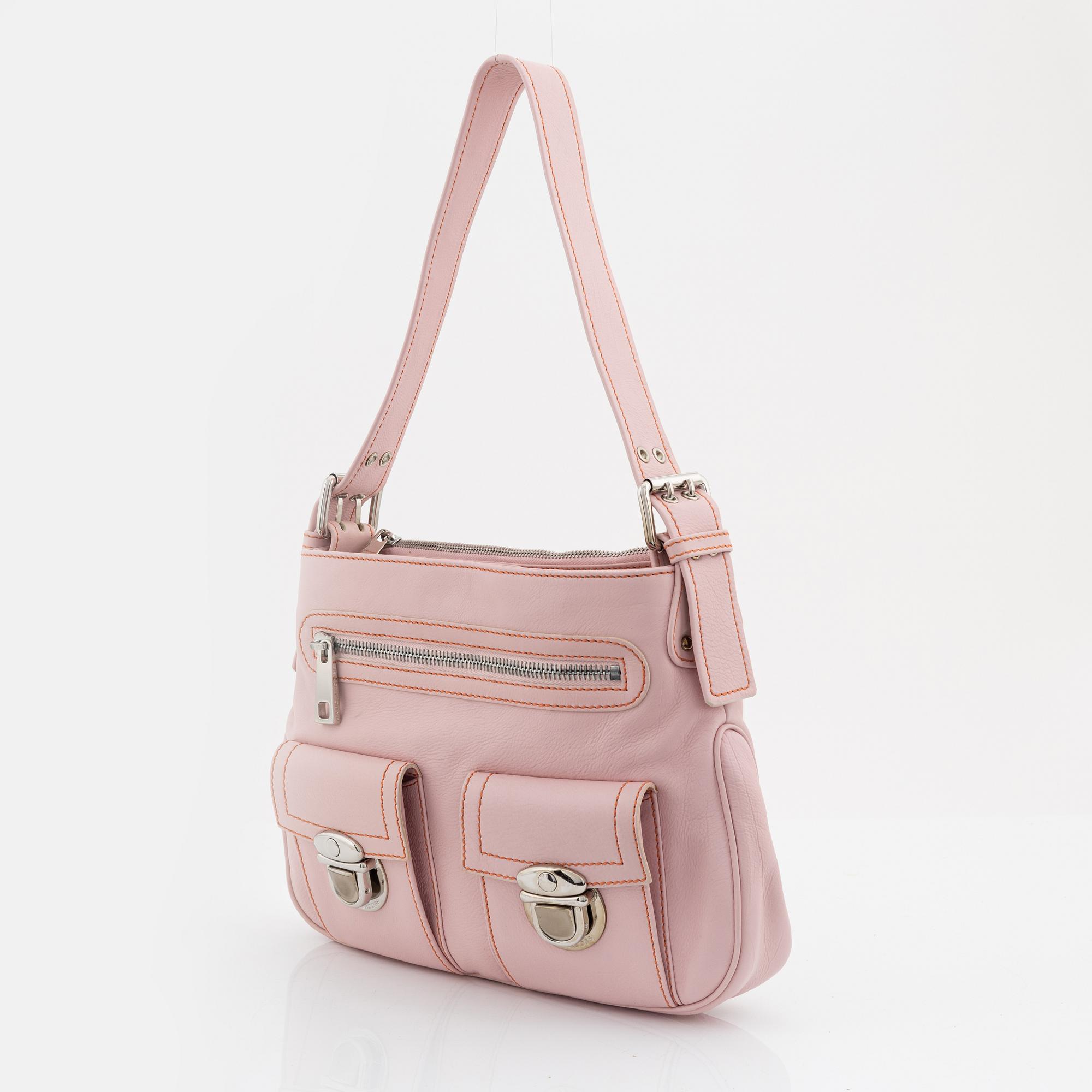 Marc Jacobs, a pink leather 'Cammie' handbag.