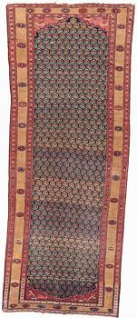 Hamadan antique/semi-antique approximately 425 x 162 cm.