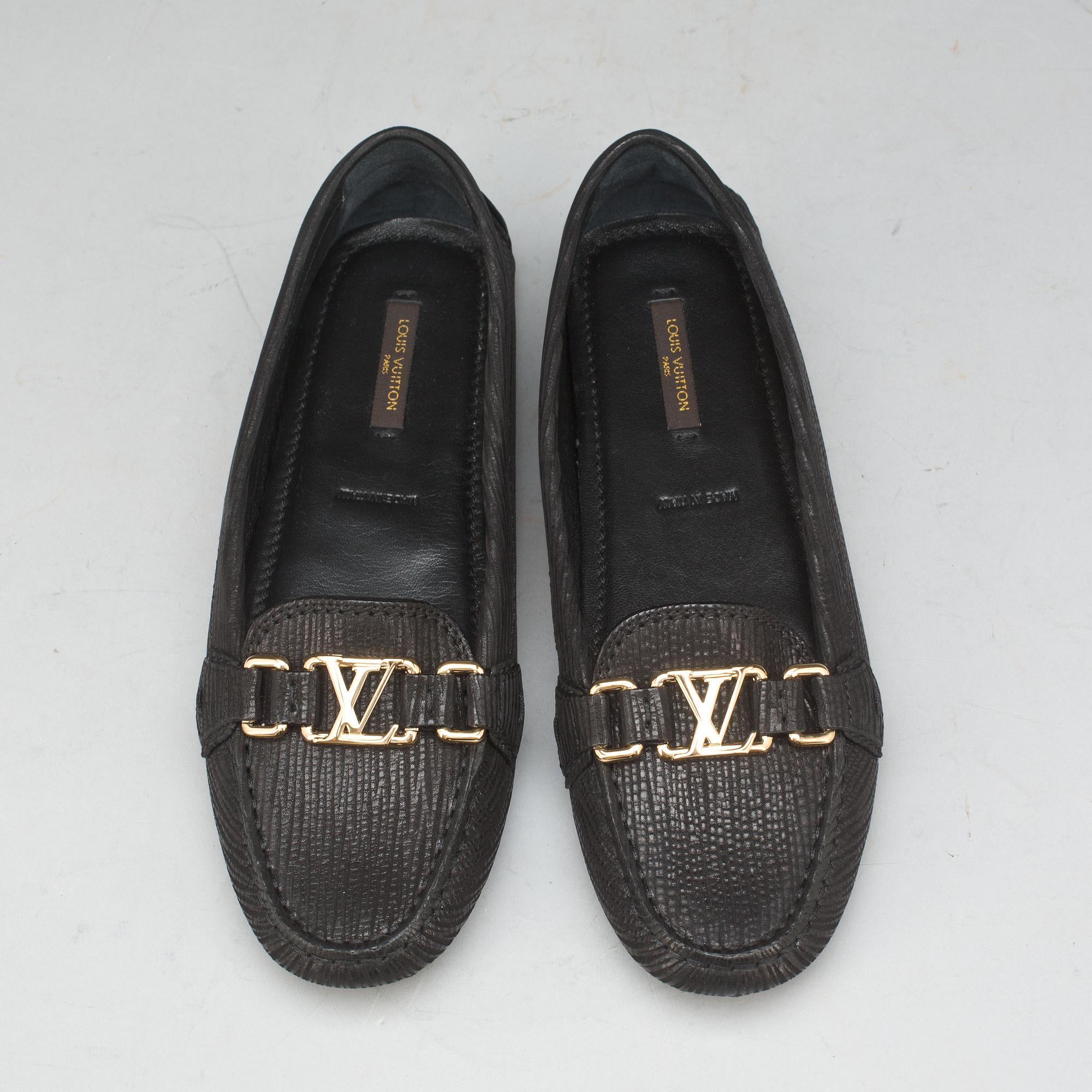 SKOR, Louis Vuitton, mockasiner.