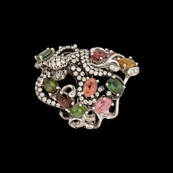 RING, 14 k vitguld med briljantslipade diamanter ca 1,60 ct samt olikfärgade turmaliner ca 5,50 ct. Vikt ca 14 g.