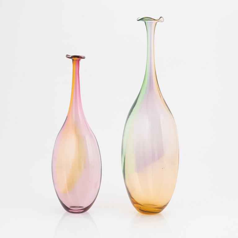 Kjell Engman, vaser, 2 st, glas, "Fidji", Kosta Boda.
