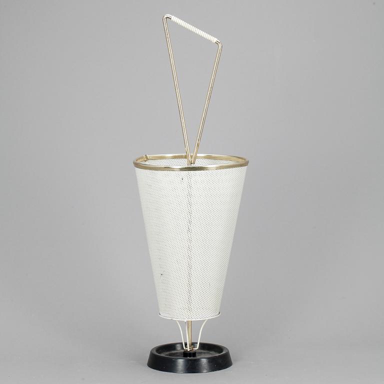PARAPLYSTÄLL, 1900-talets andra hälft.