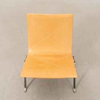 Poul Kjaerholm, fåtölj, "PK22" för Fritz Hansen Danmark 2017.