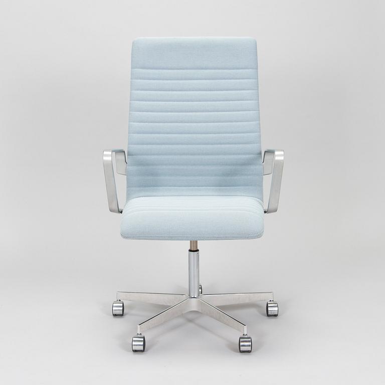 Arne Jacobsen, konttorituoli, "Oxford Premium" , Fritz Hansen, Danmark, 2000-luku.